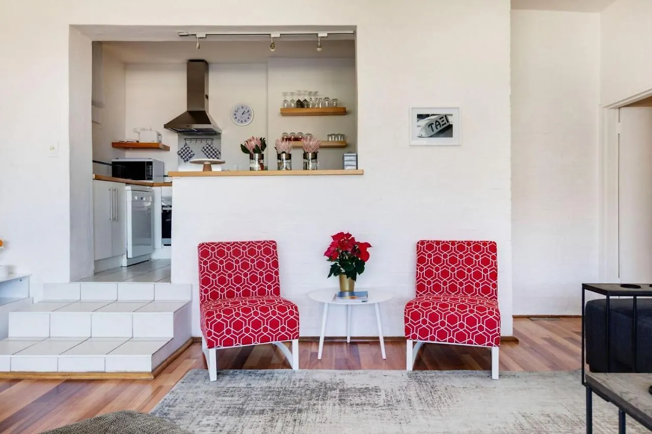 Incredible Cape Town Corner Apartment